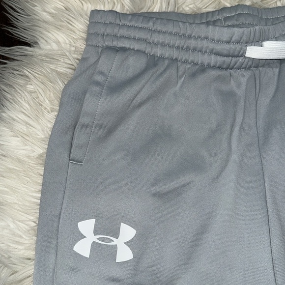 Trendy Under Armour Joggers - Picture 5 of 5